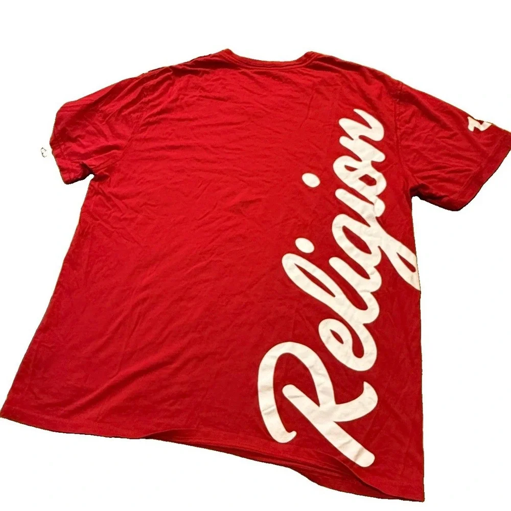 True‎ Religion Men's v-neck T-Shirt XXL Logos All Over Back Spell Out Red Seams